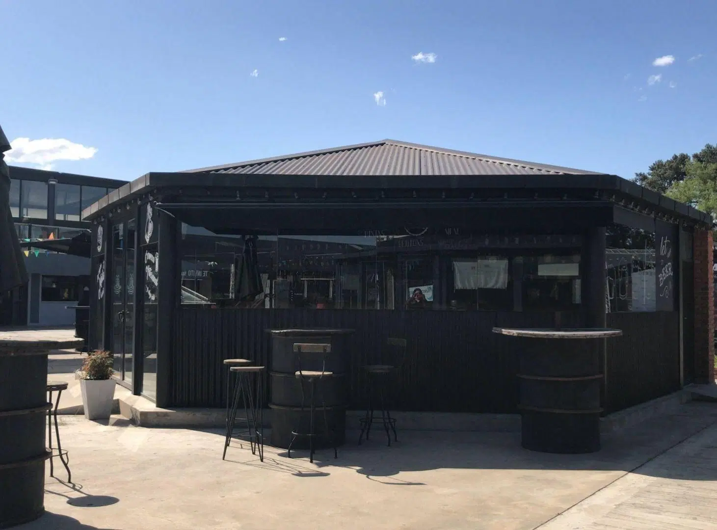 LOCAL EN VENTA EN SHOPPING DOCKS DEL PUERTO TIGRE 4