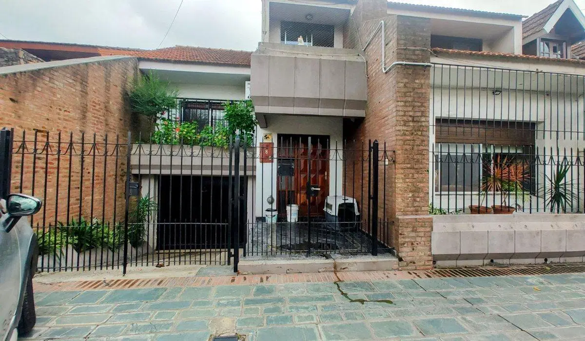 VENTA CASA 5 AMBIENTES EN MONTE GRANDE CON JARDIN 5