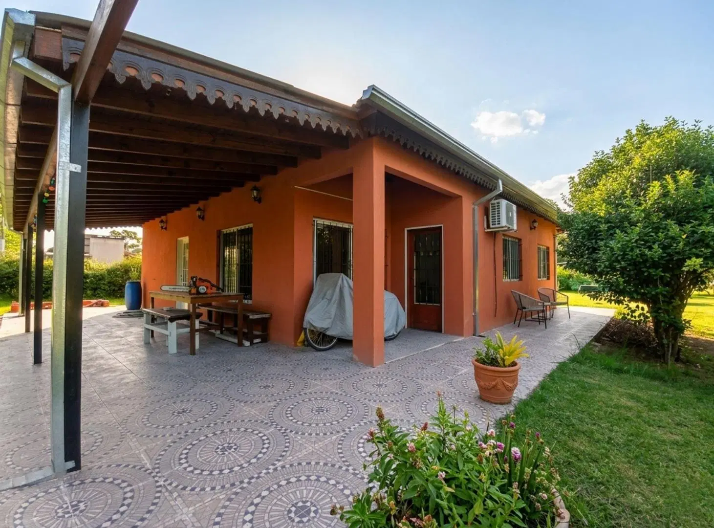 Venta - Casa en B° Jularó, Exaltacion de la Cruz 2