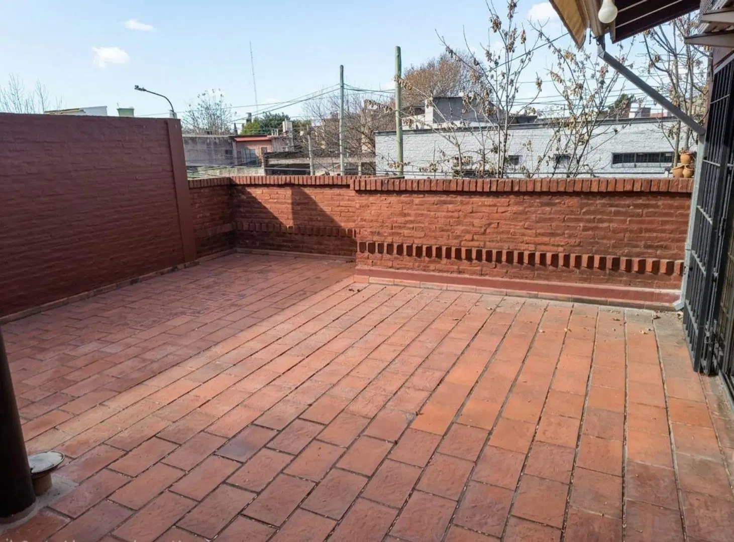 Venta PH 3 ambientes al frente terraza Caseros 8