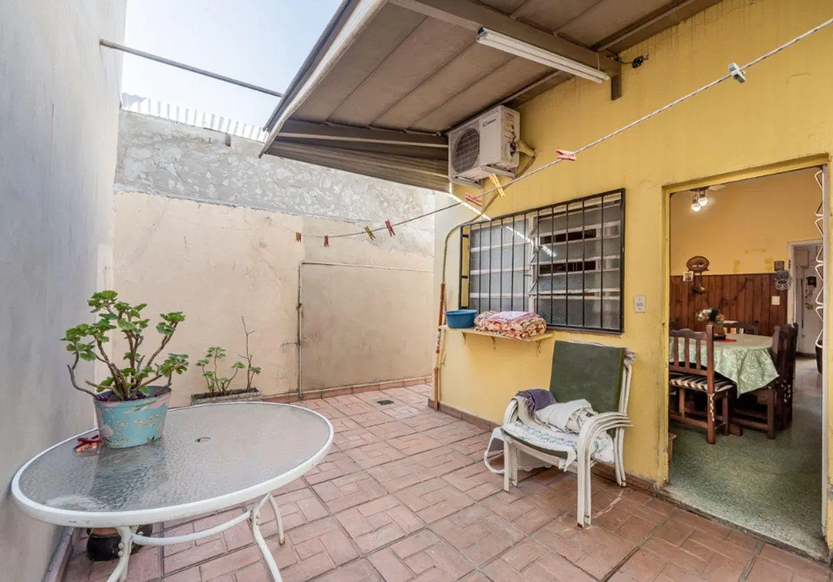 VENTA CASA MULTIFAMILIAR 6 AMBIENTES J LEON SUAREZ 4
