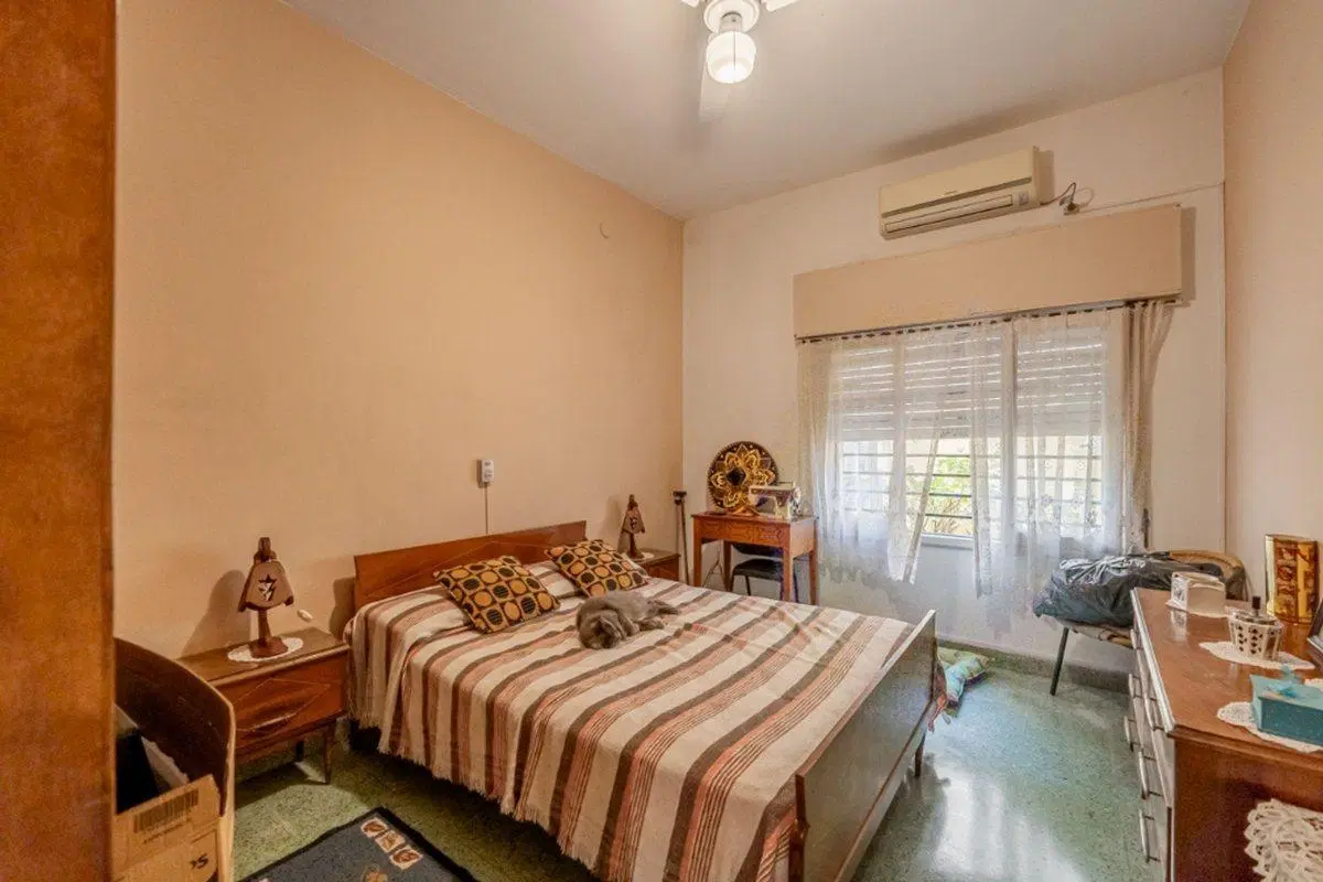 VENTA CASA MULTIFAMILIAR 6 AMBIENTES J LEON SUAREZ 8