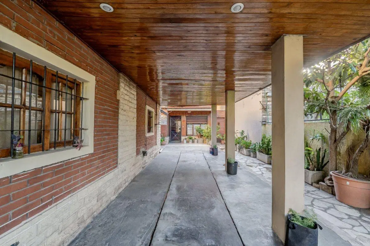 VENTA CASA MULTIFAMILIAR 6 AMBIENTES J LEON SUAREZ 3