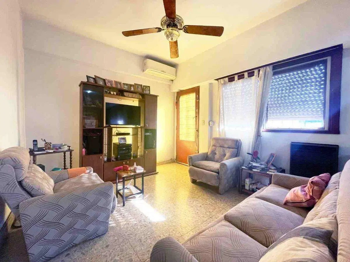 Venta PH dos plantas jardín y terraza Loma Hermosa 4