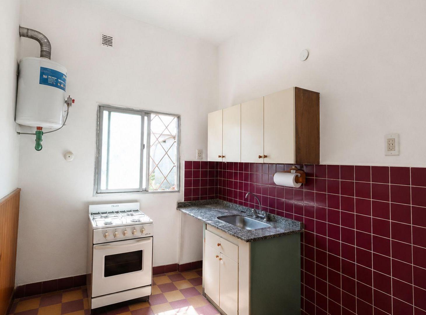 VENTA CASA 3 AMB C/ GALPON RAFAEL CALZADA