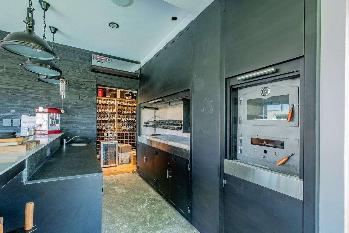 Foto de VENTA DE LUJOSA CASA AL RIO EN EL NAUDIR, imagen 5