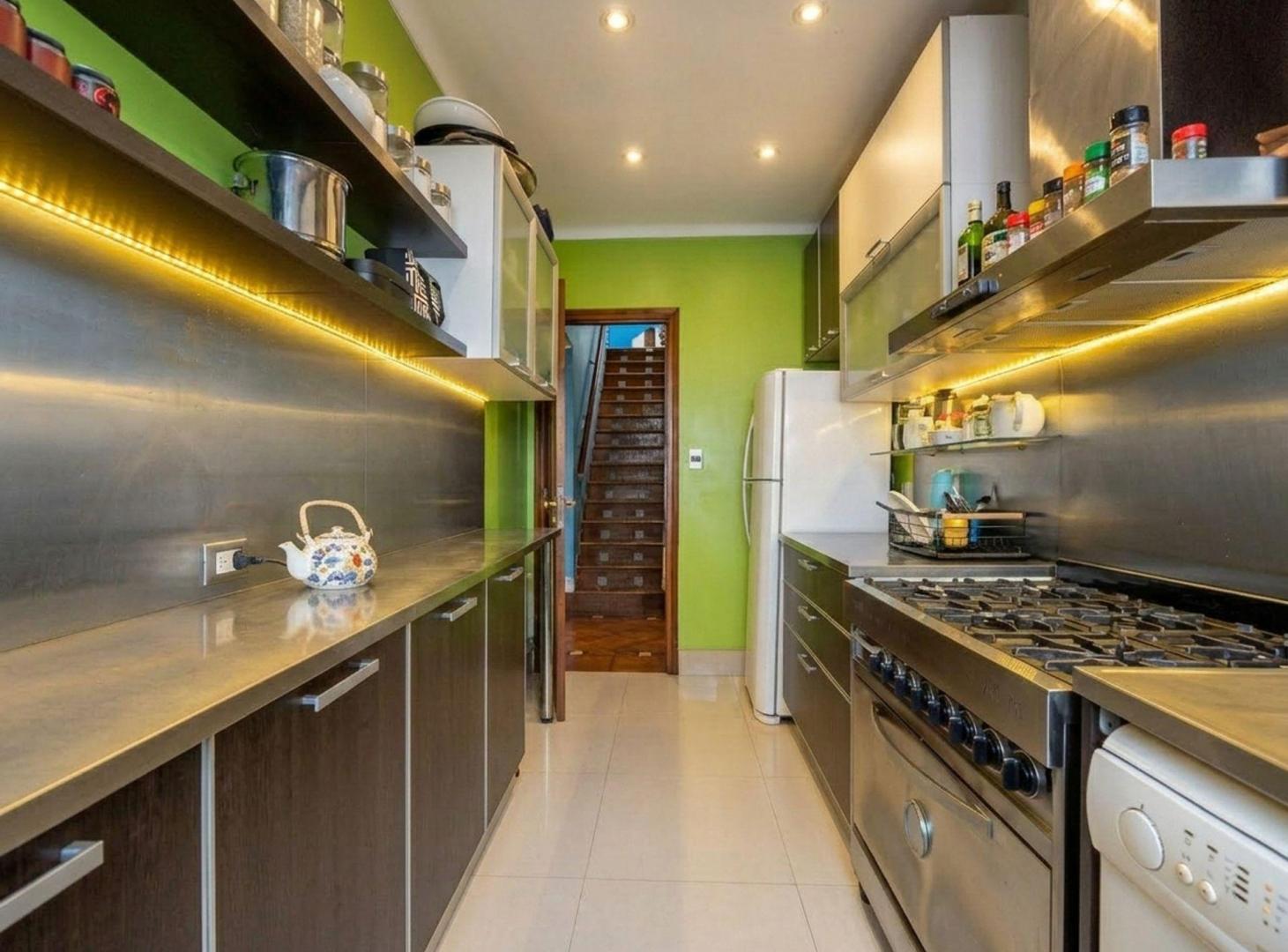 Foto de VENTA PH 4 AMB. MARTINEZ. EXCELENTE UBICACIÓN, imagen 1