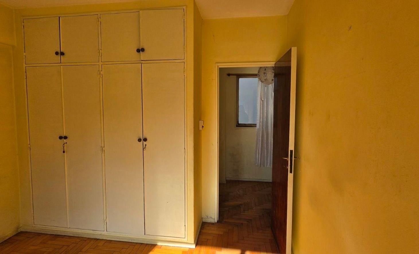 Foto de VENTA DEPARTAMENTO 3 AMB C/BALCON, COCHERA ALMAGRO, imagen 3