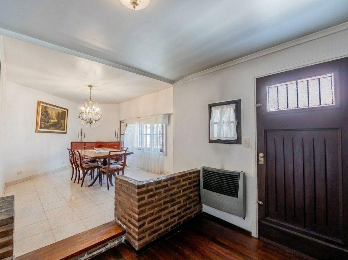 Foto de Venta Casa 4 ambientes, Olivos c/ pileta y cochera, imagen 4