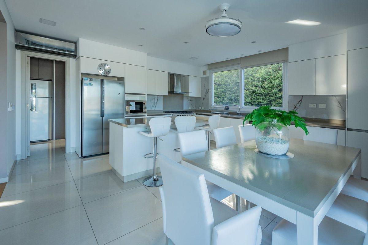 Foto de ALQUILER DE LUMINOSA CASA AMOBLADA EN EL YACHT, imagen 3