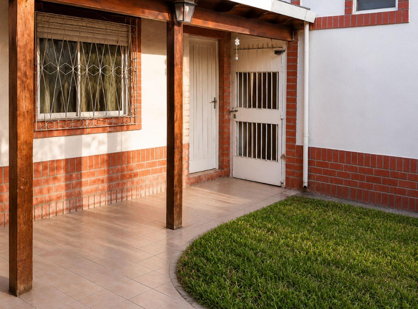 Foto de CASA VENTA 4 AMBIENTES G. DE LAFERRERE CON QUINCHO, imagen 1