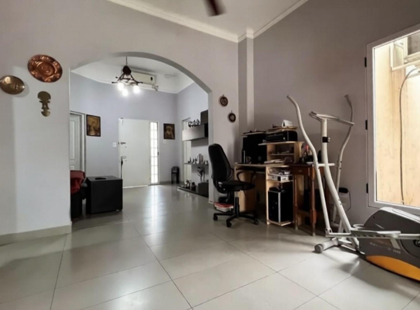 Foto de VENTA CASA 4 AMBIENTE EN REMEDIOS DE ESCALADA, imagen 3