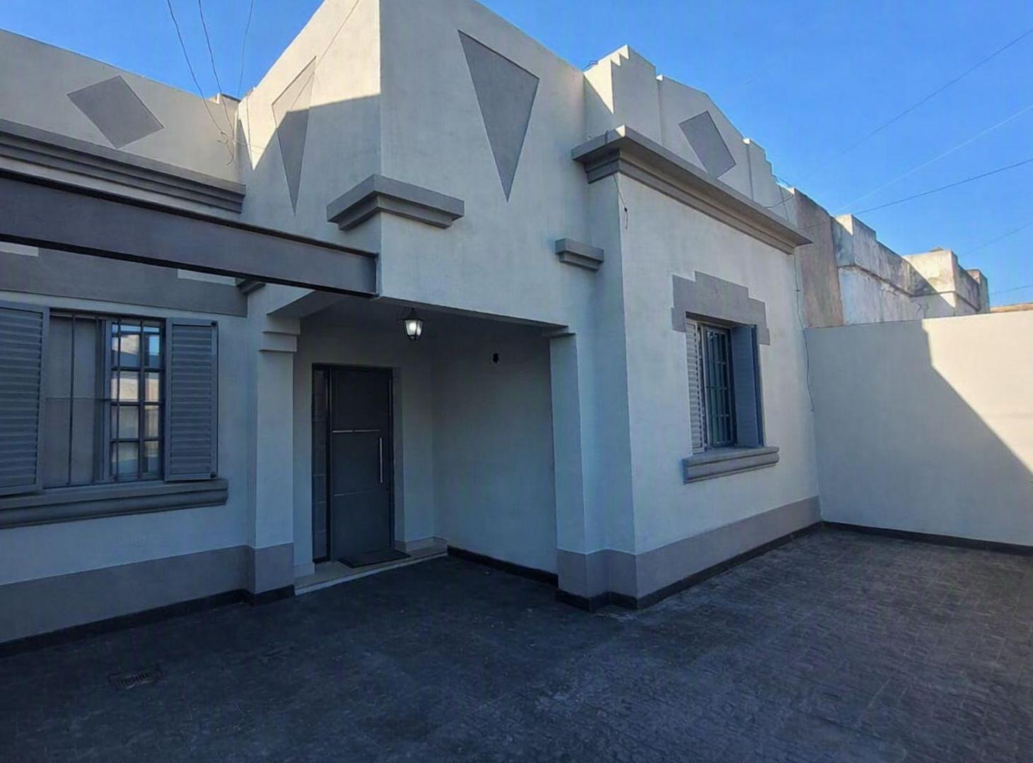 Foto de VENTA CASA 4 AMBIENTE EN REMEDIOS DE ESCALADA, imagen 1