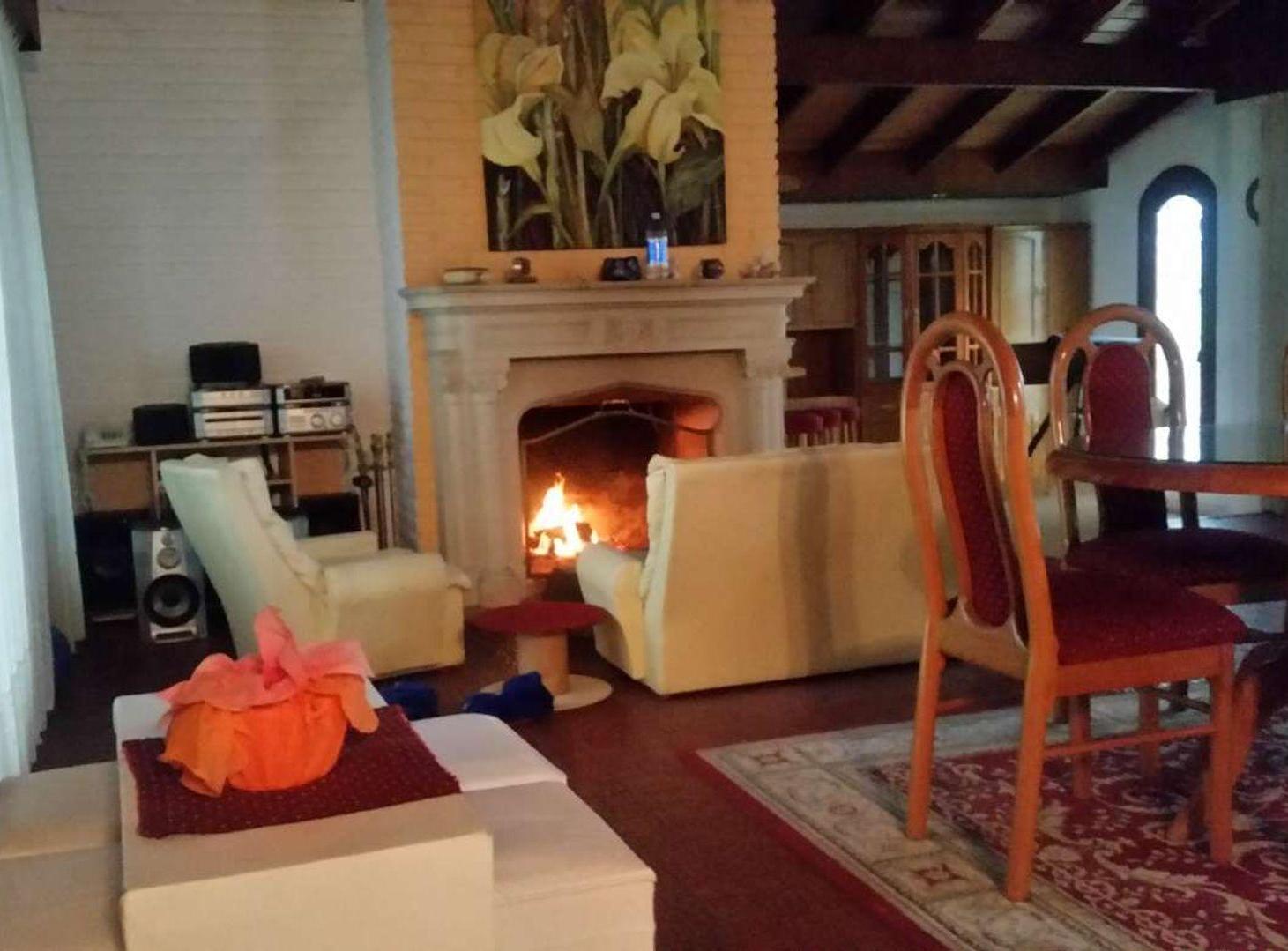 Foto de Venta Casa 6 Ambientes Martinez con Pileta/Jardin, imagen 4