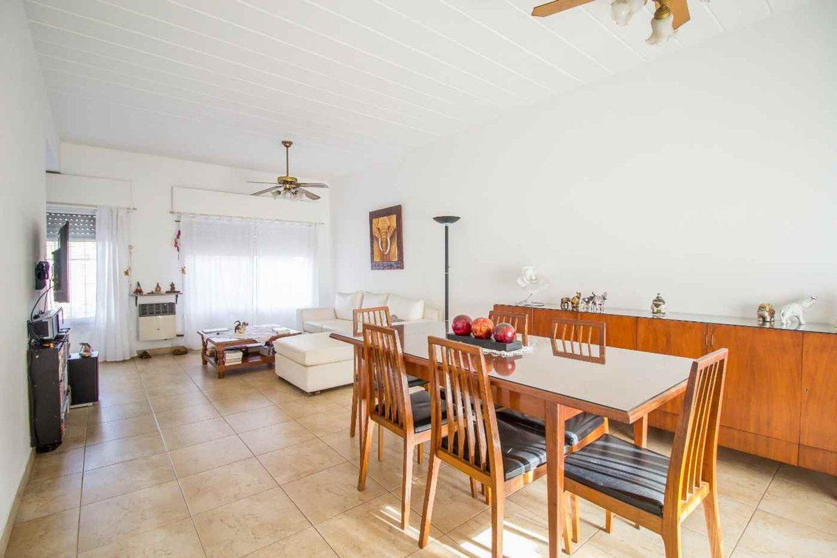 Foto de Venta Casa 8 amb Villa Ballester con Patio/Terraza, imagen 1