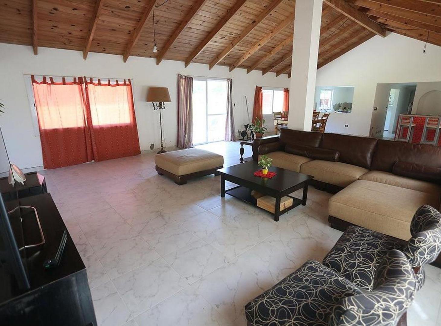 Foto de Venta Casa de Campo en Del viso con Pileta, imagen 2