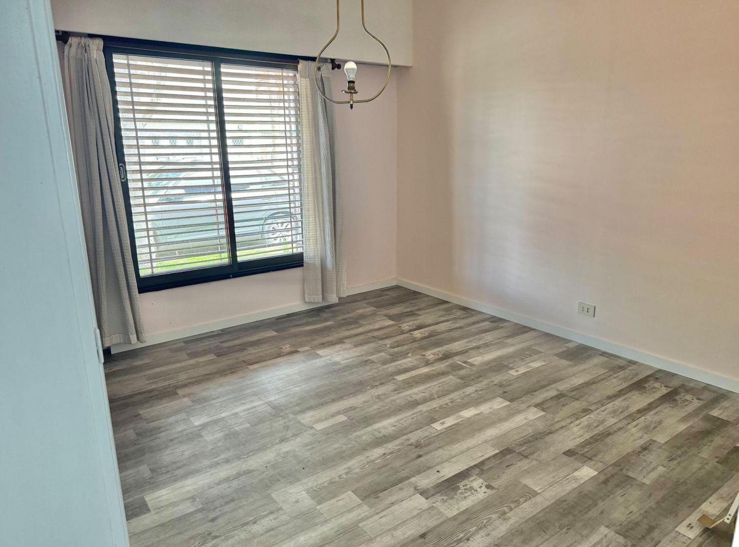Foto de VENTA OFICINA O CONSULTORIOS 5 AMBIENTES MARTÍNEZ, imagen 3