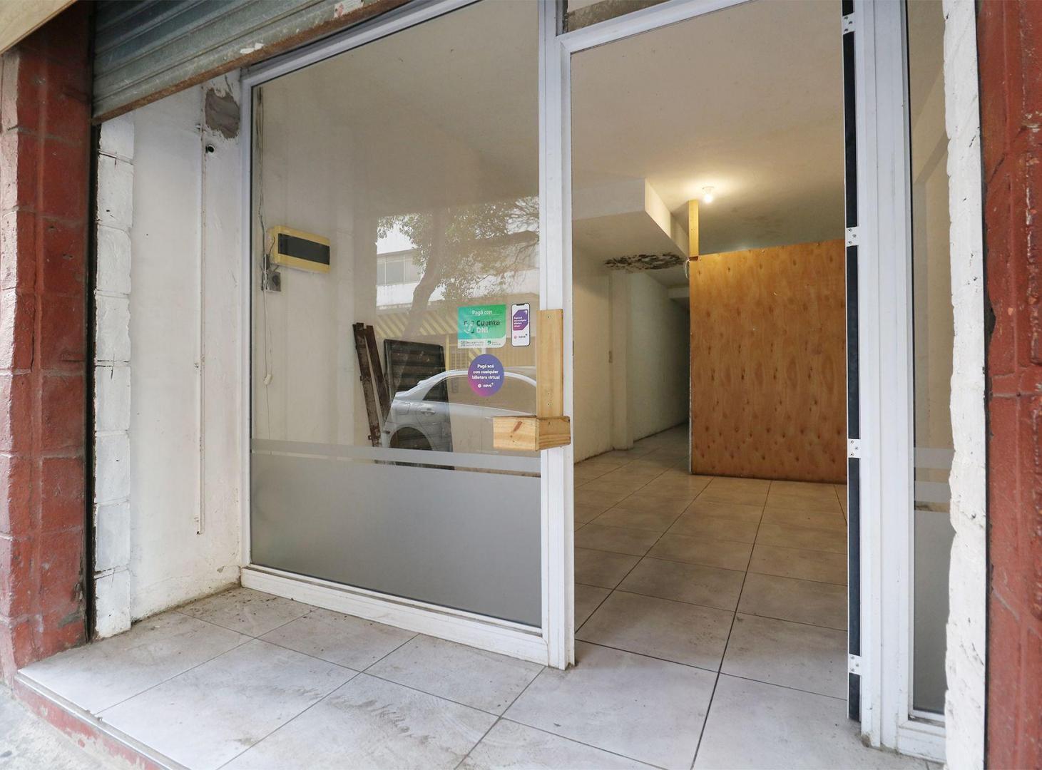 Foto de Venta Local comercial a la calle, en Balvanera, imagen 1