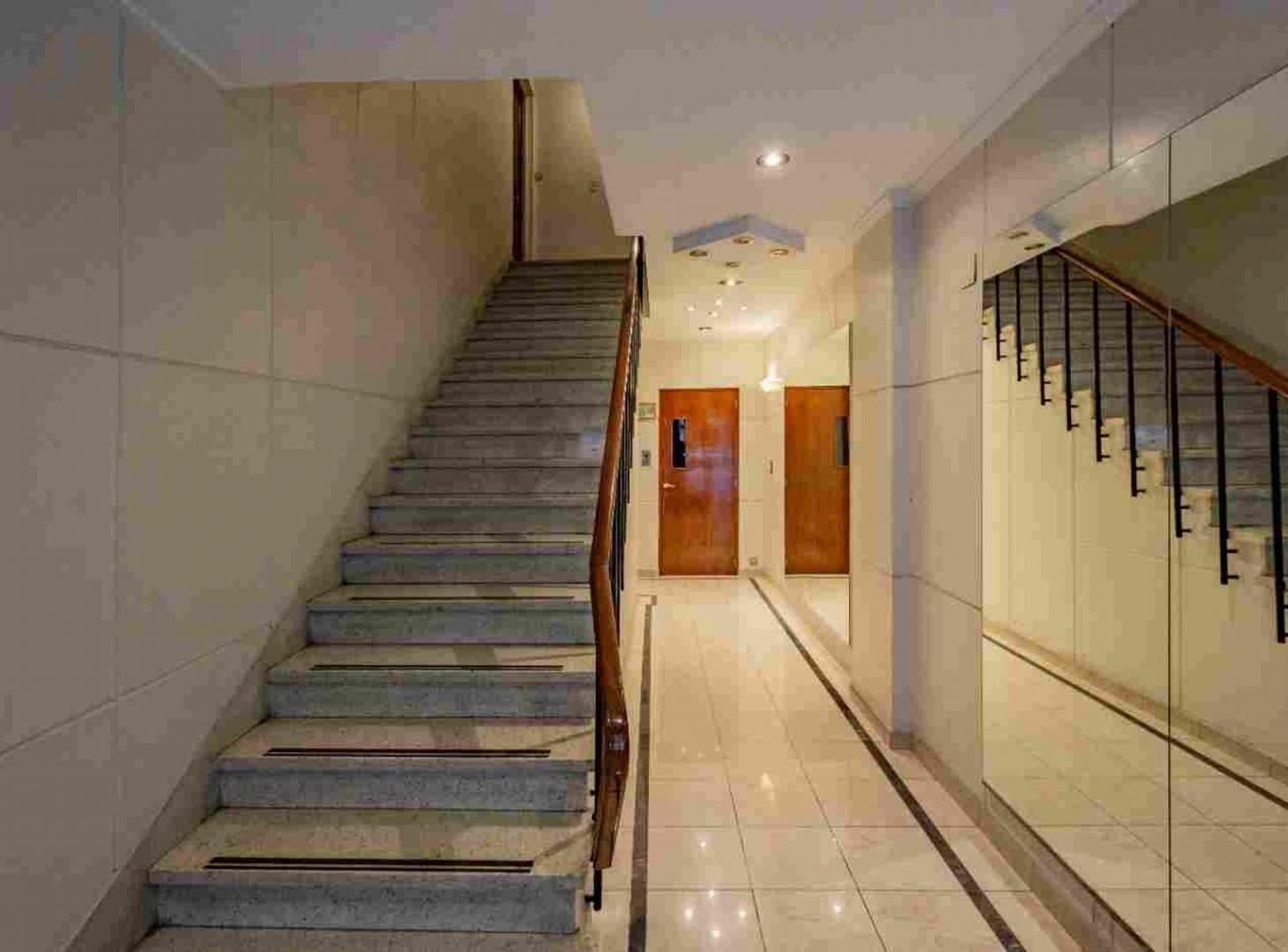Foto de VENTA DEPARTAMENTO 4 AMB + DEPENDENCIA EN RECOLETA, imagen 4