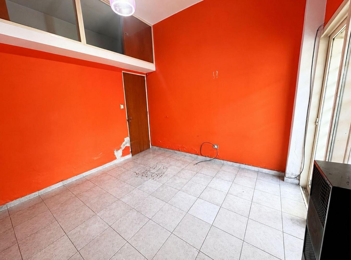 Foto de 2 AMBIENTES PB + 5 COCHERAS | GRAN POTENCIAL, imagen 3