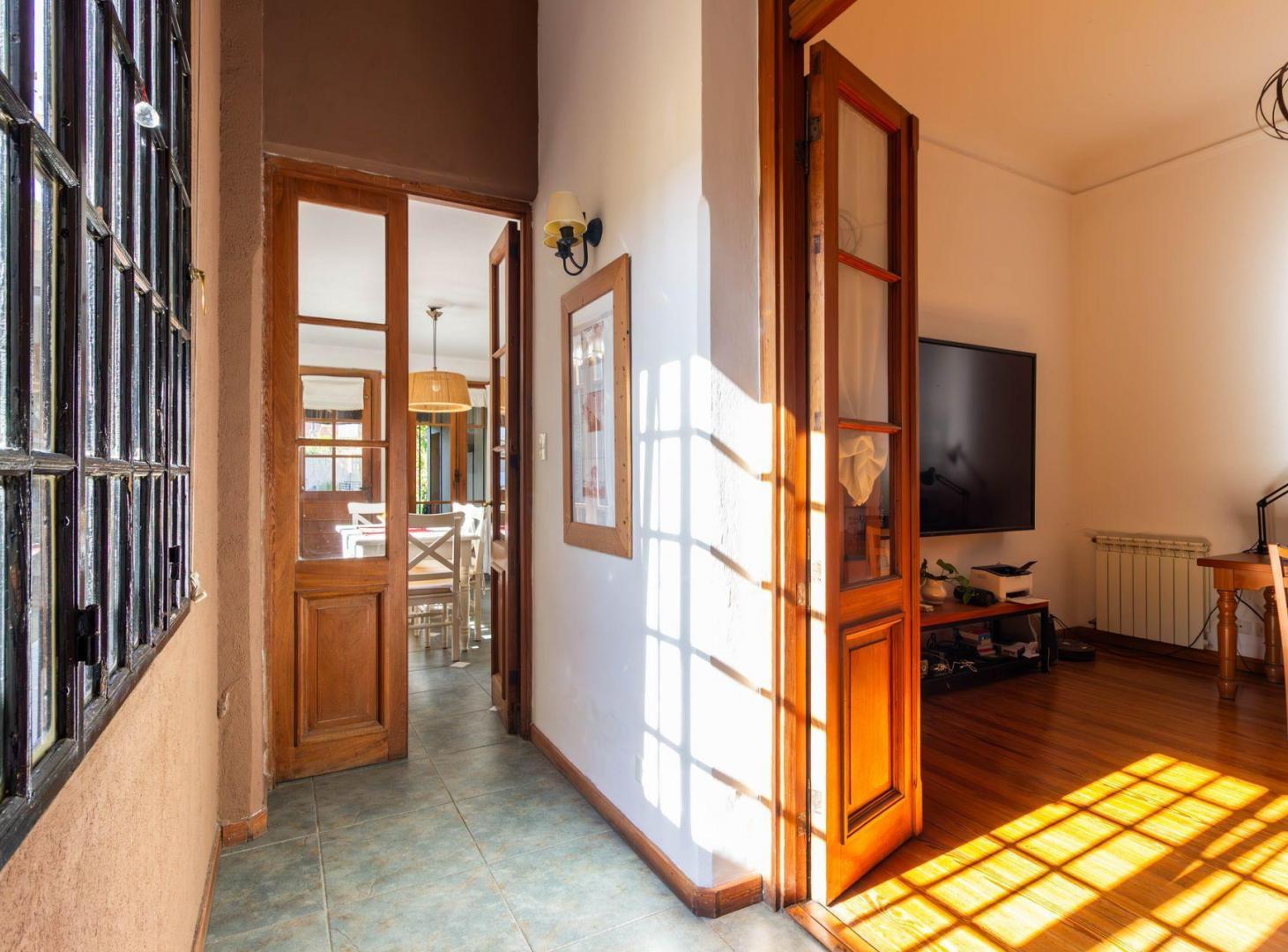 Foto de VENTA Casa 400m2 terreno Pileta/Jardín Martínez, imagen 4