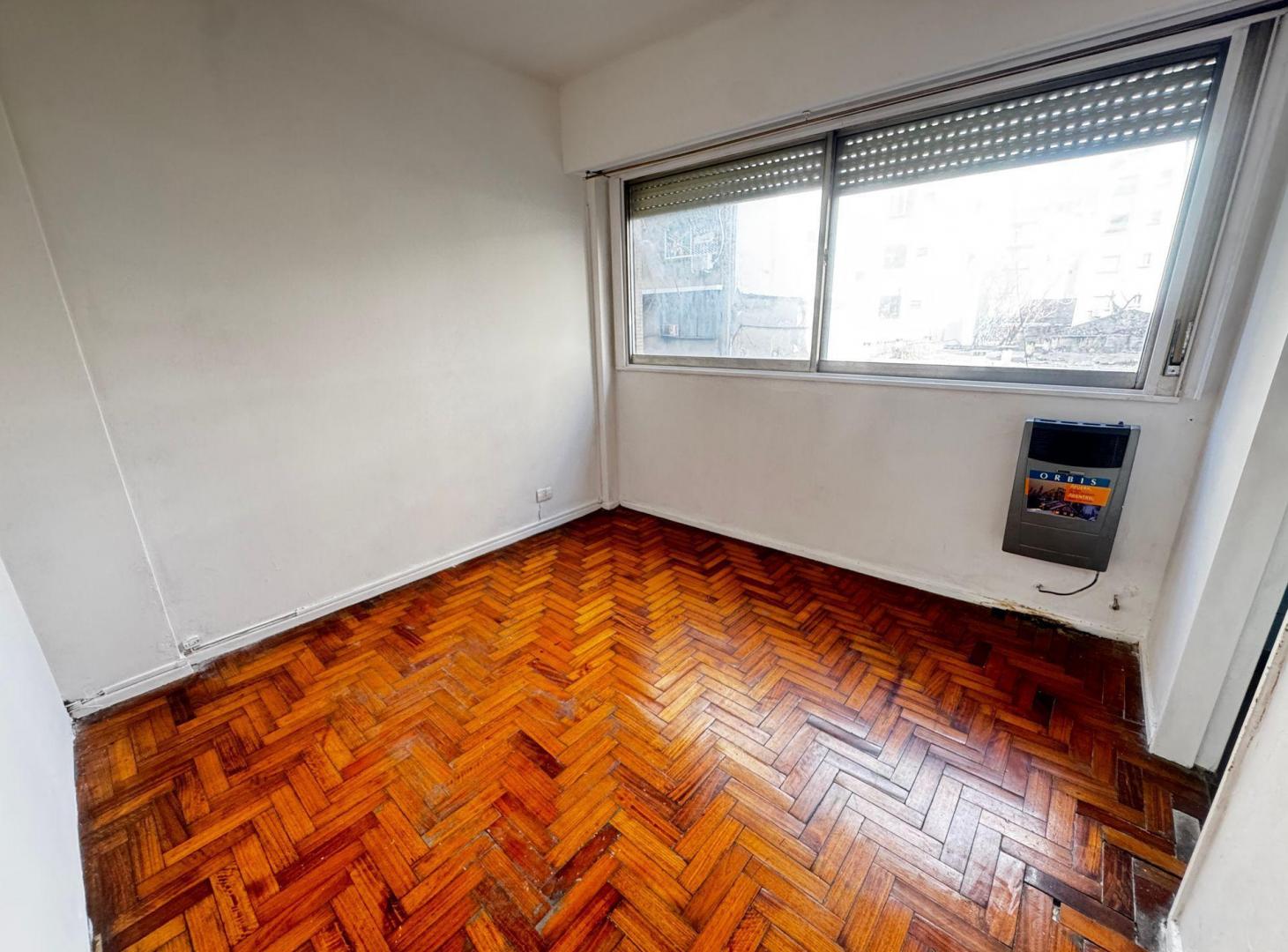 Foto de Venta depto 2 amb a refaccionar Apto Prof. CABA, imagen 5