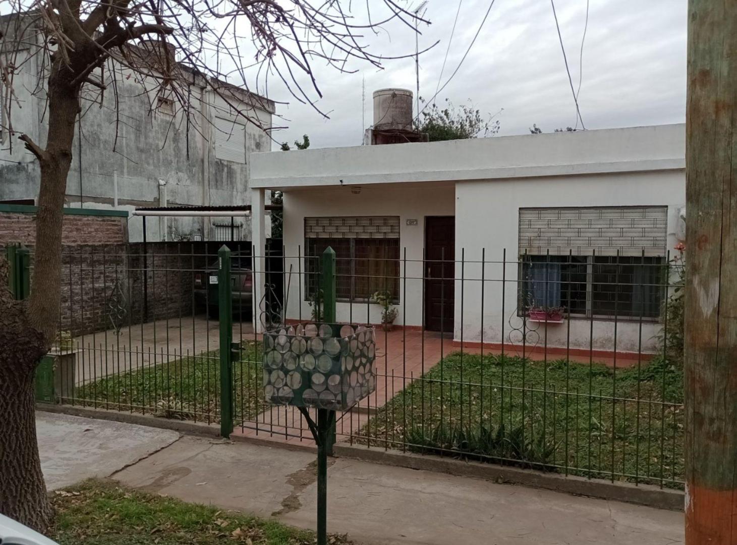 Foto de VENTA CASA 2 DORM JARDIN COCH GARIN BARRIO CABOT, imagen 1
