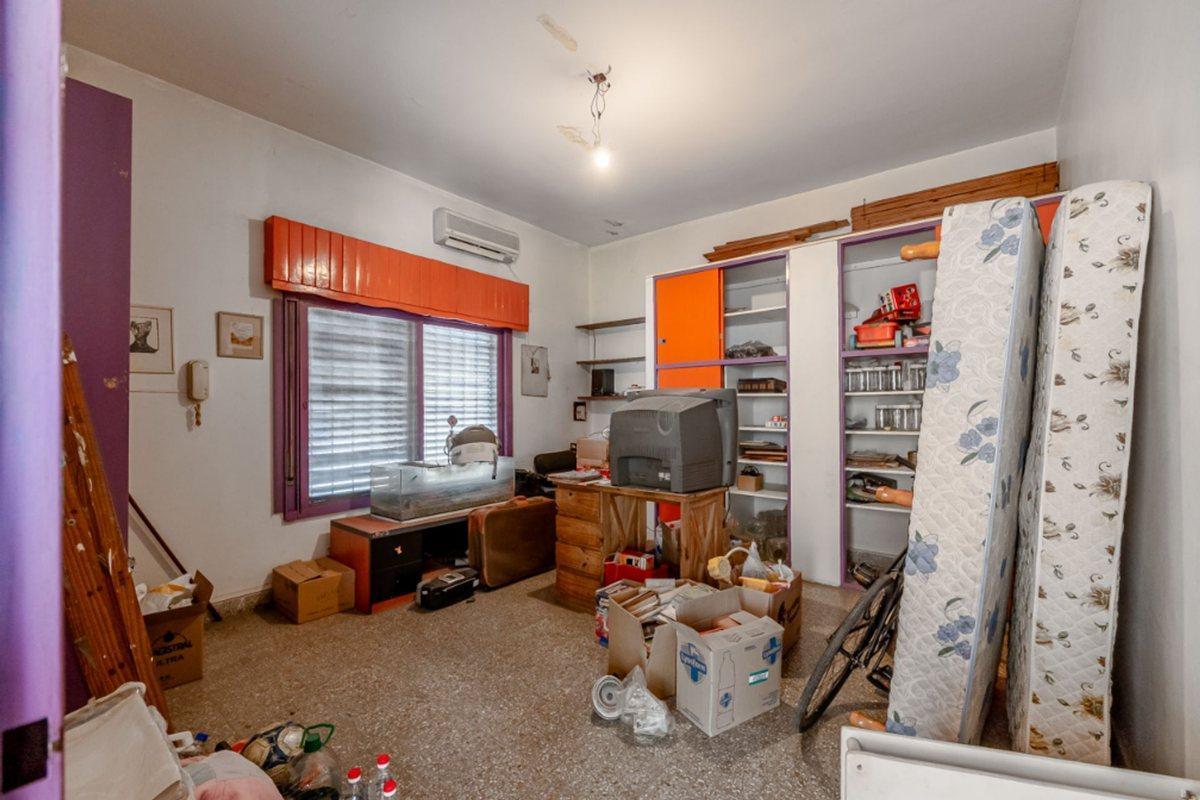 Foto de Venta casa 4 amb. Villa Luzuriaga pileta quincho, imagen 5
