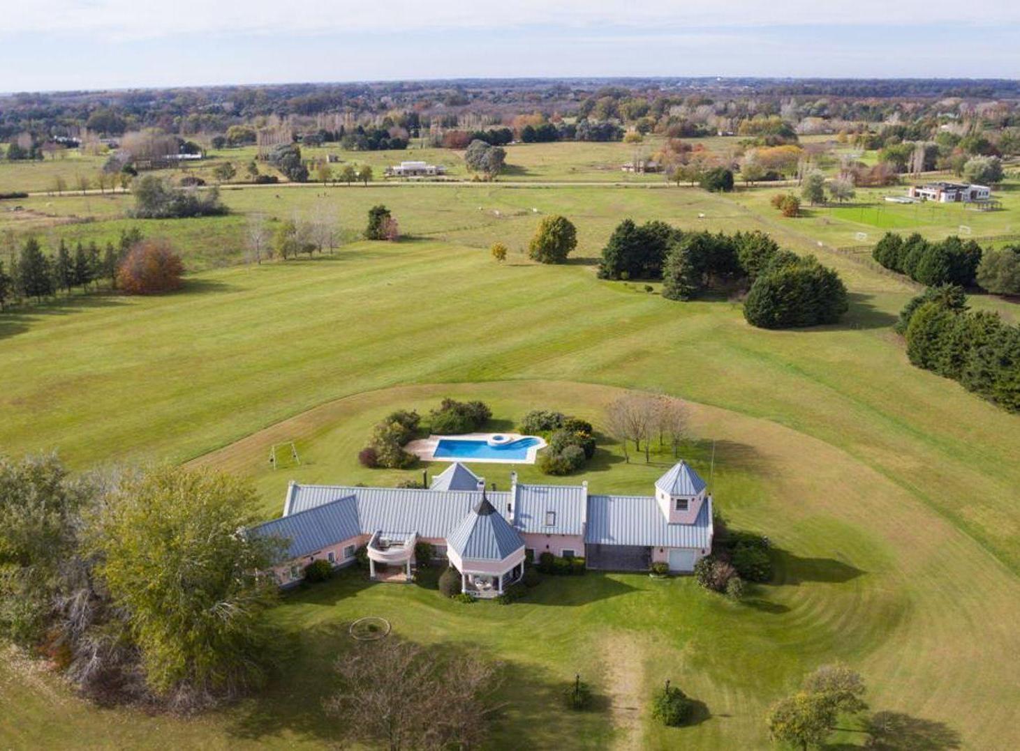 Foto de VENTA CHACRA DE 5,5 HS EN HARAS EL ARGENTINO LUJAN, imagen 1