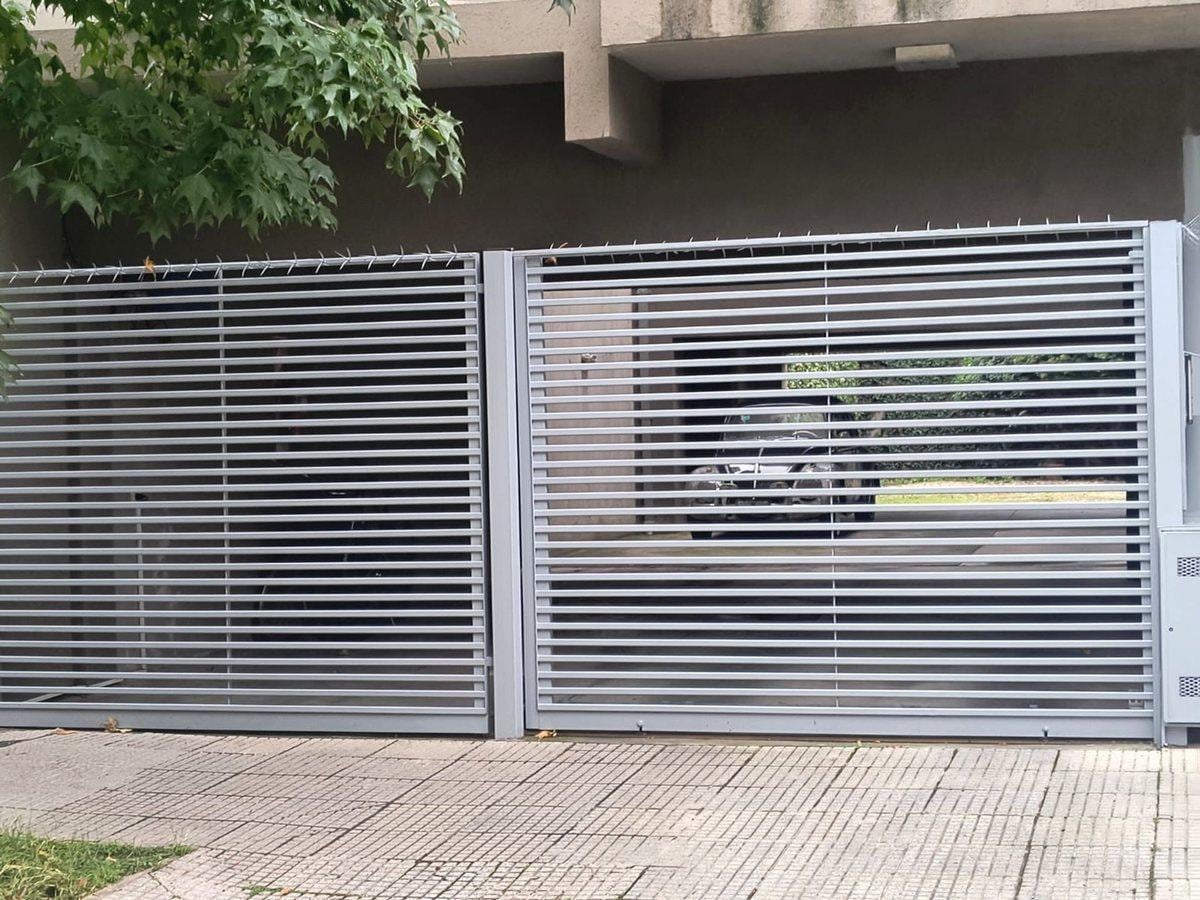 Foto de Venta cochera planta baja cubierta centro Martinez, imagen 5