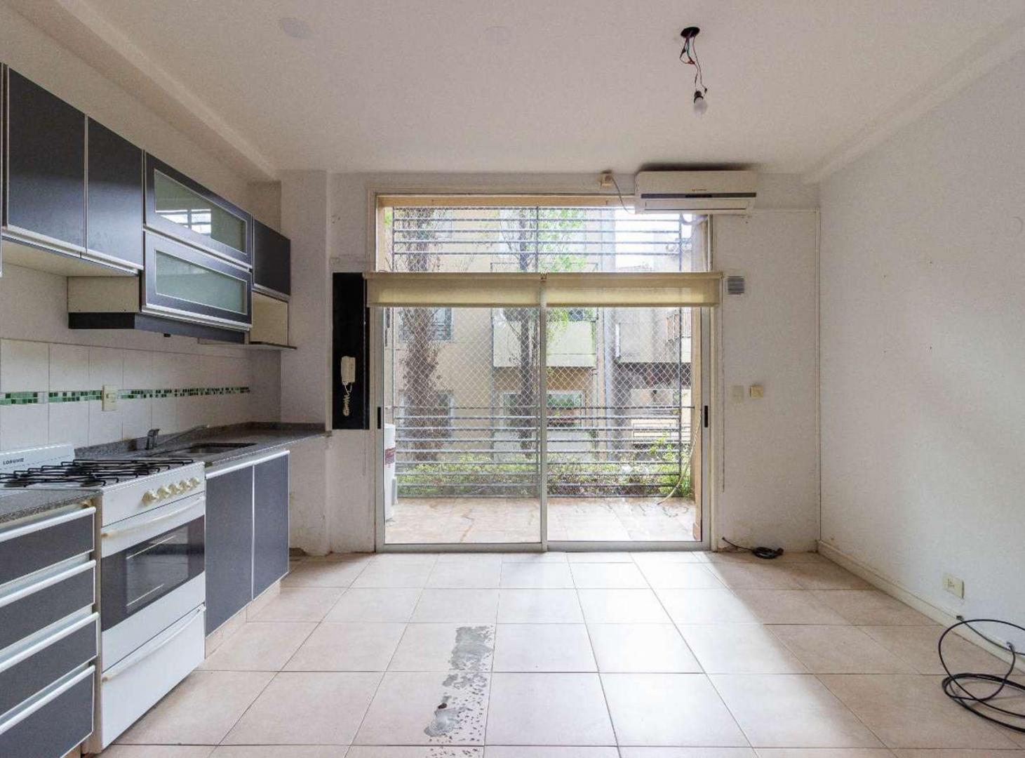 Foto de VENTA DEPTO 2 AMB LUMINOSO BALCON PILETA VTE LOPEZ, imagen 2