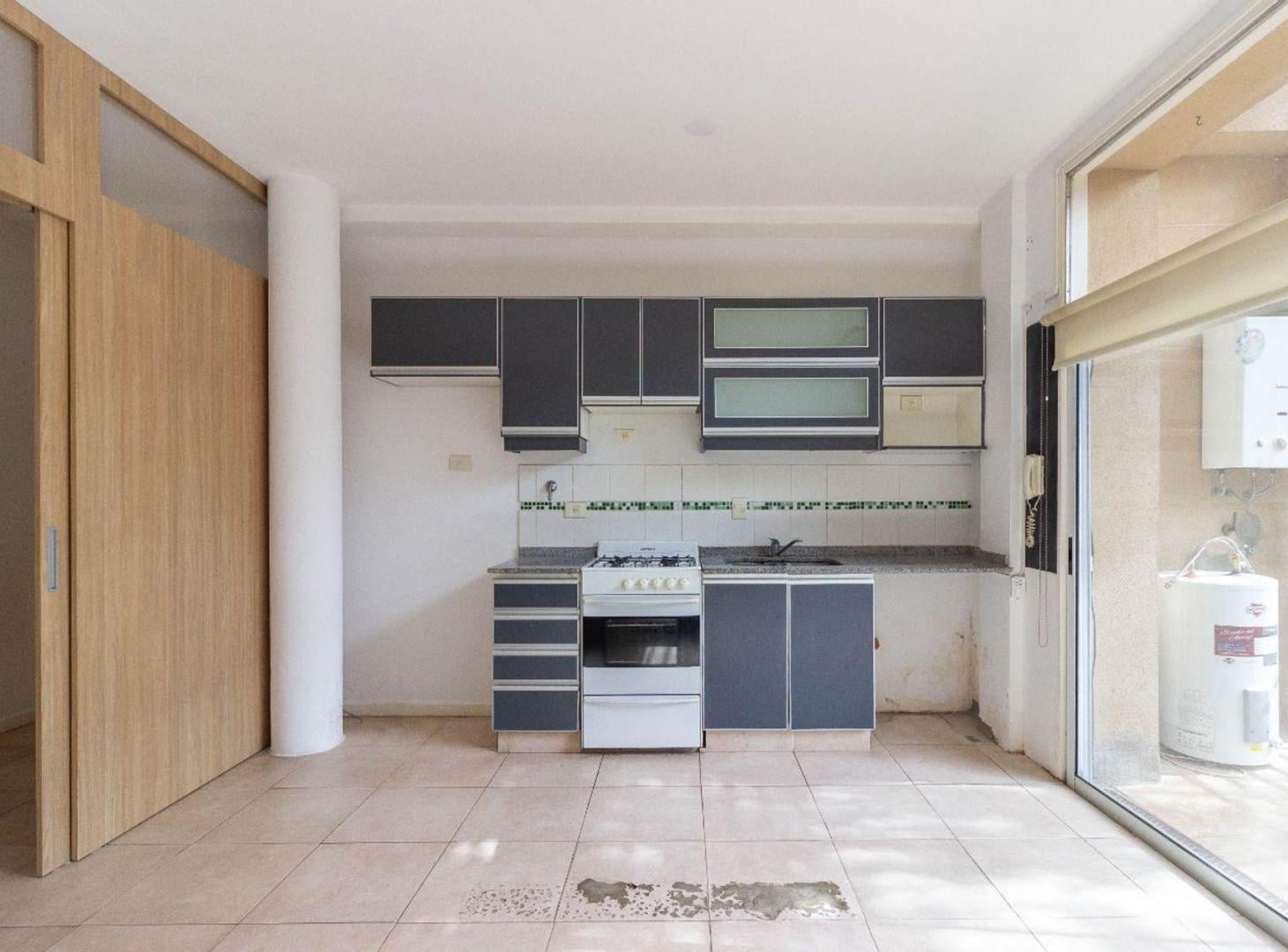 Foto de VENTA DEPTO 2 AMB LUMINOSO BALCON PILETA VTE LOPEZ, imagen 3