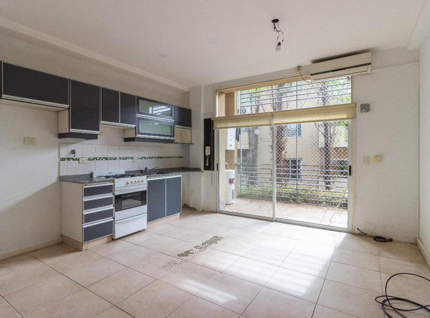 Foto de VENTA DEPTO 2 AMB LUMINOSO BALCON PILETA VTE LOPEZ, imagen 1