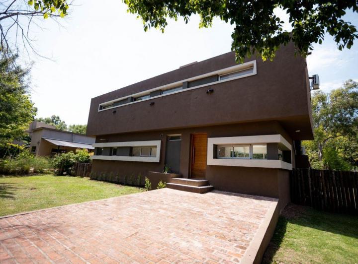 Alquiler temporario de Casa 5 AMBIENTES en Los Pilares