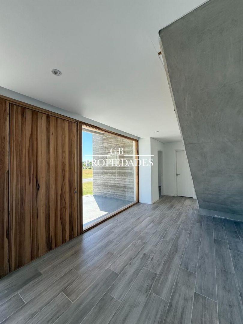 Venta de Casa 8 AMBIENTES en Pilará, Pilar. 4 Dormitorios