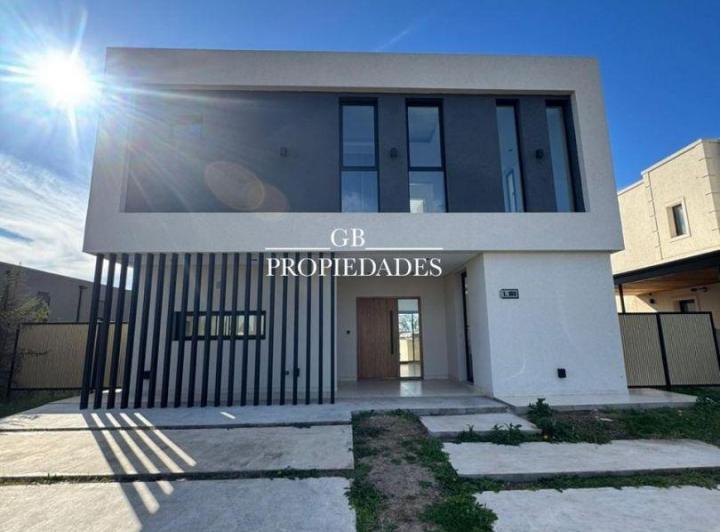 Venta de Casa 4 ambientes en Santa Elisa, Pilar del Este