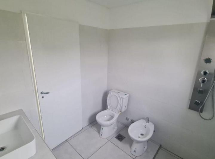Alquiler de Casa en Santa Lucia, Pilar 5
