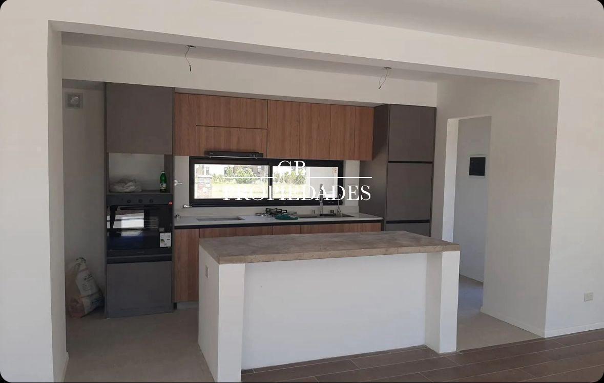 Venta de Casa 4 Ambientes en San Sebastián, Escobar