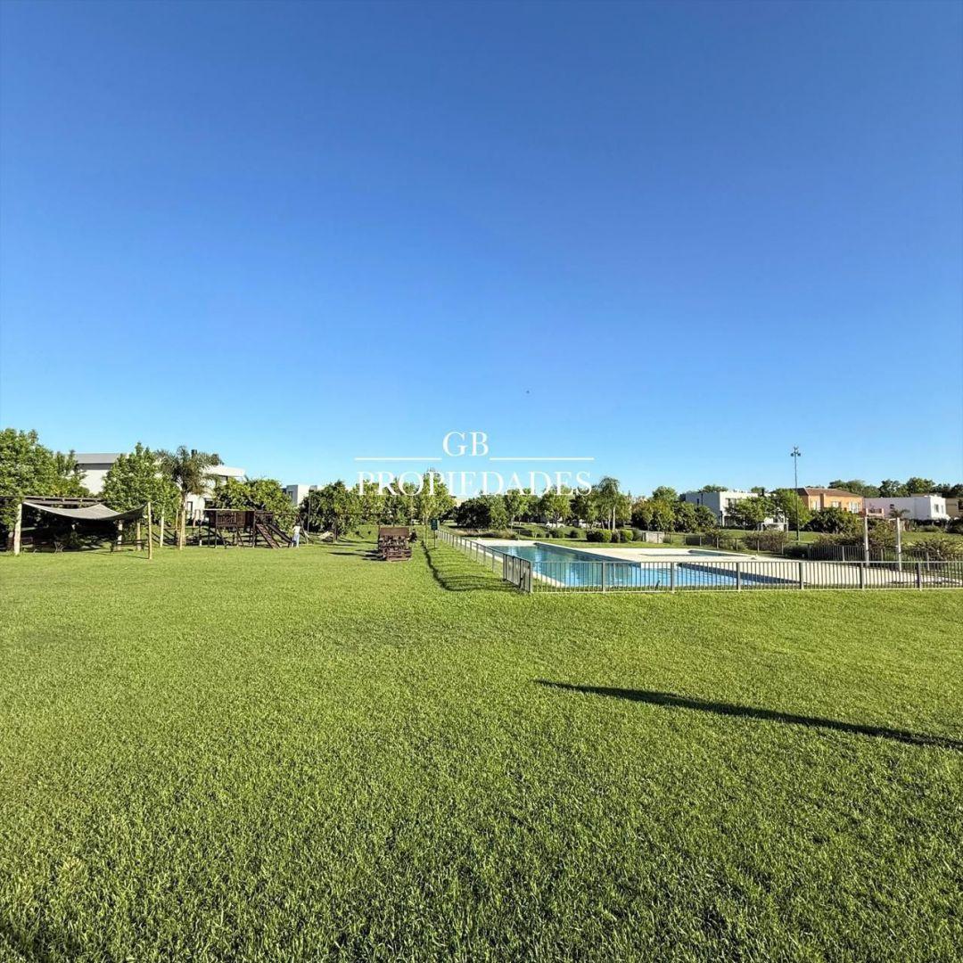 Venta de Casa 7 Ambientes en Ayres Plaza, Pilar