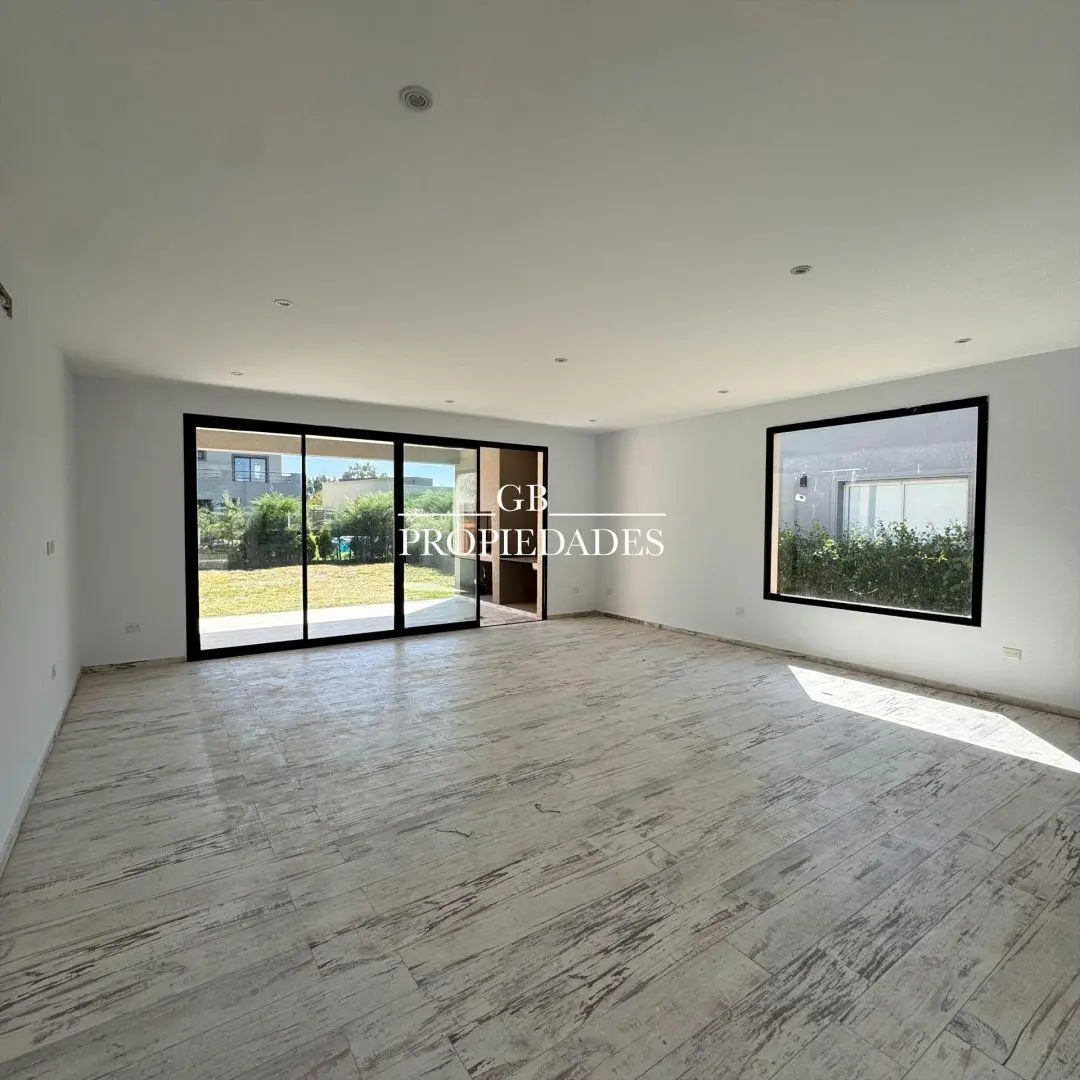 Venta de Casa 4 Ambientes en Santa Emilia, Pilar 3