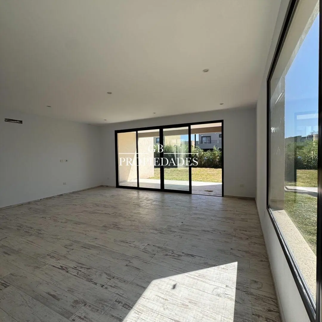 Venta de Casa 4 Ambientes en Santa Emilia, Pilar 4