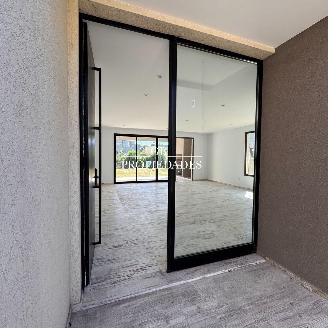 Venta de Casa 4 Ambientes en Santa Emilia, Pilar