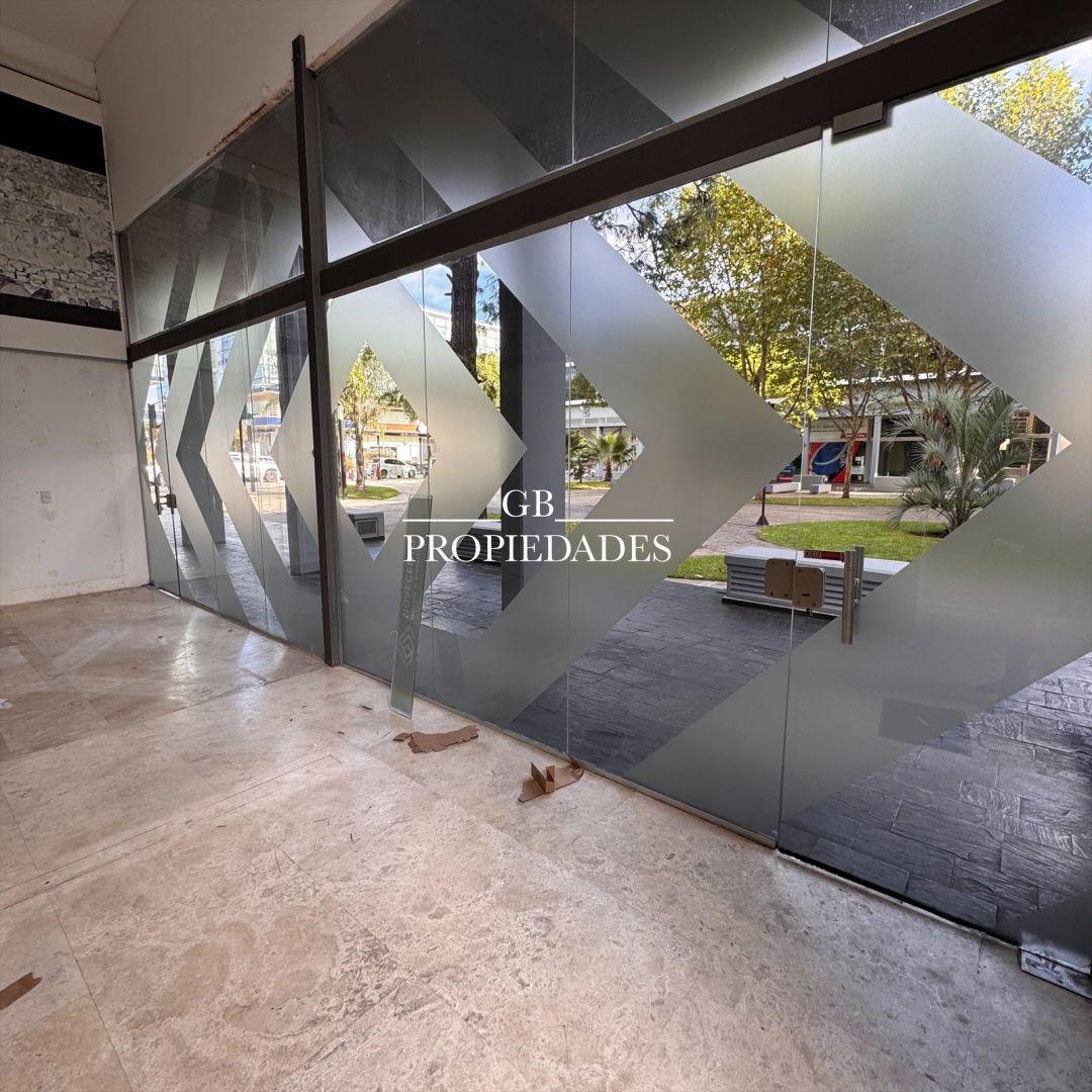 Alquiler de Local en 46 Plaza, Pilar
