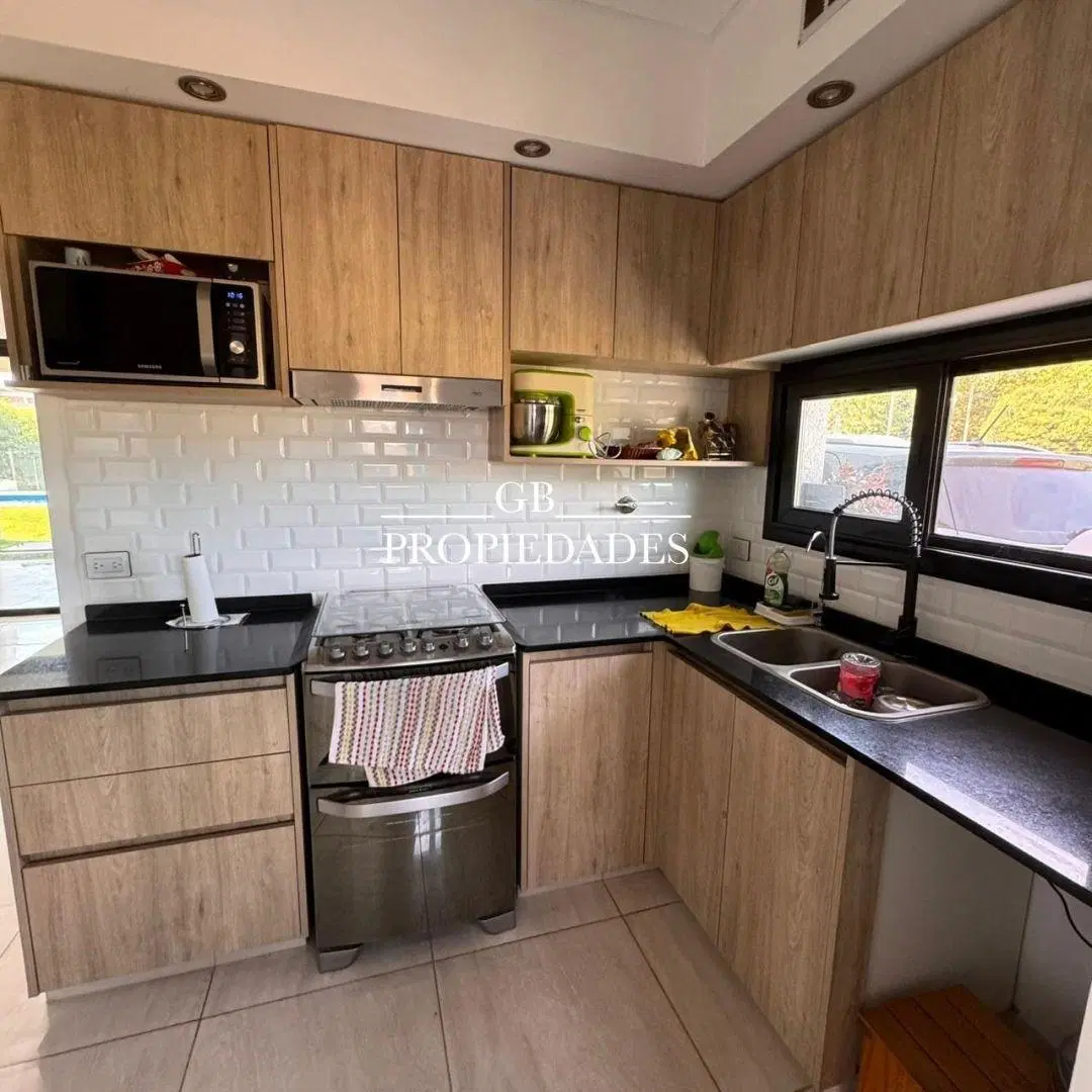 Venta de Casa en Santa Elisa, 4 dormitorios Pilar del Este 2