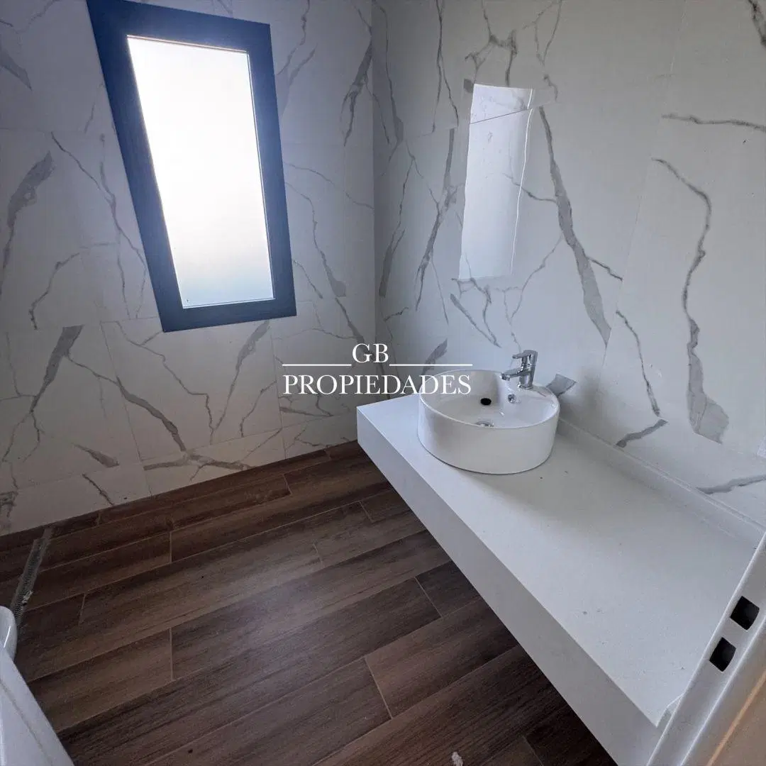 Casa en venta de 4 ambientes Santa Sofia, Pilar 8