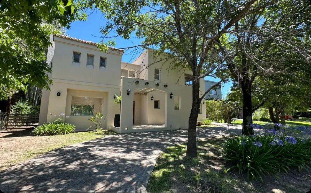 Alquiler de Casa 6 Ambientes en St. Mathews Village, Pilar