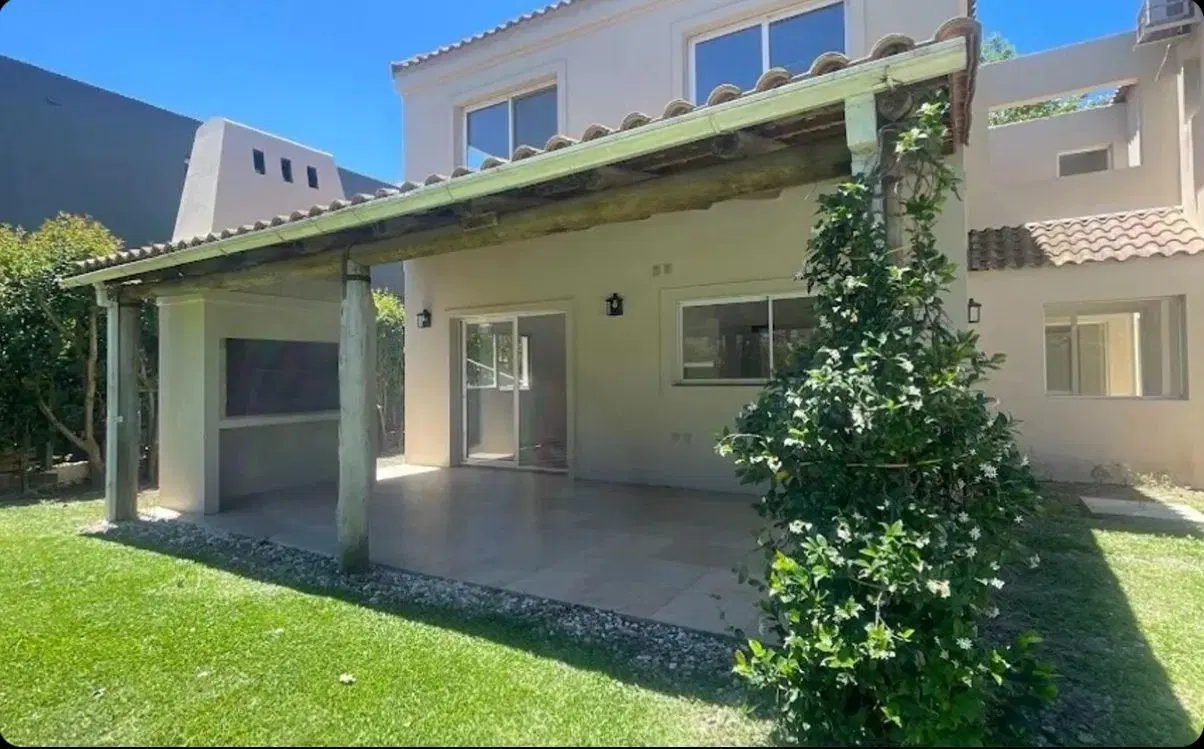Alquiler de Casa 6 Ambientes en St. Mathews Village, Pilar 4