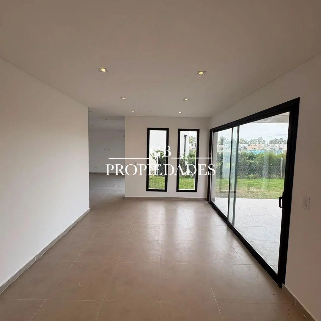 Venta de Casa 4 Ambientes en Santa Lucia, Pilar 4