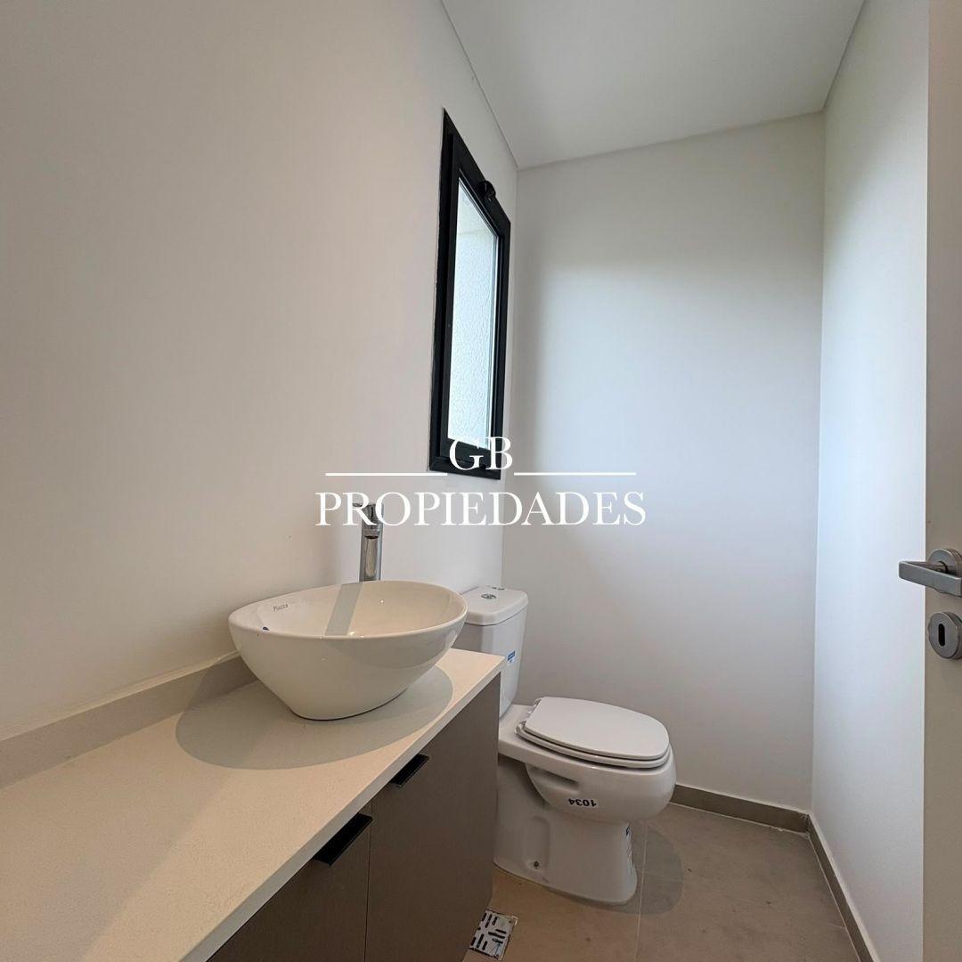 Venta de Casa 4 Ambientes en Santa Lucia, Pilar