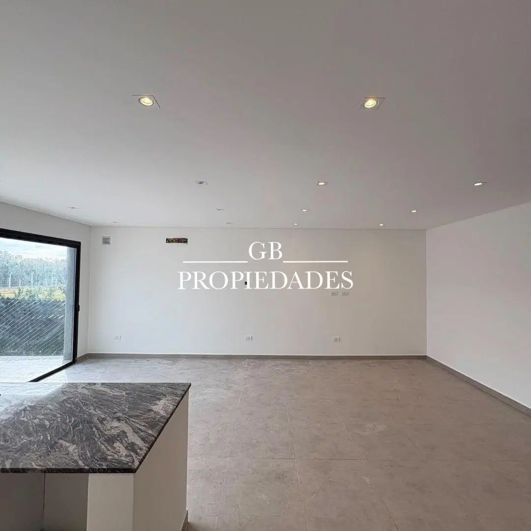 Venta de Casa 5 Ambientes en Santa Lucia, Pilar 2